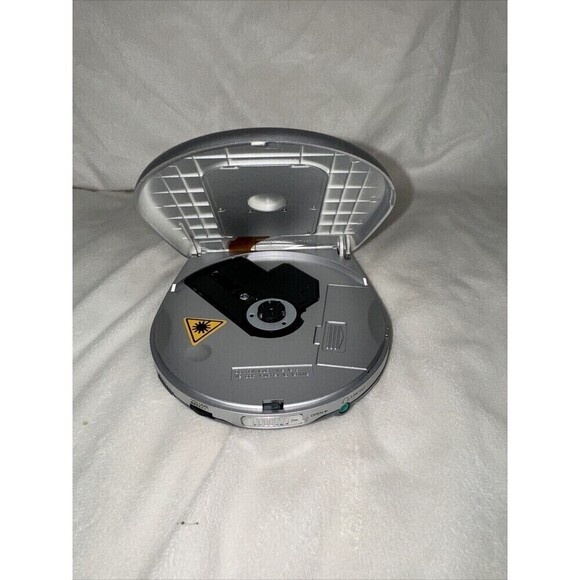 Coby (CX-CD848) Portable CD Player...Dynamic Bass Boost System! - Picture 5 of 5